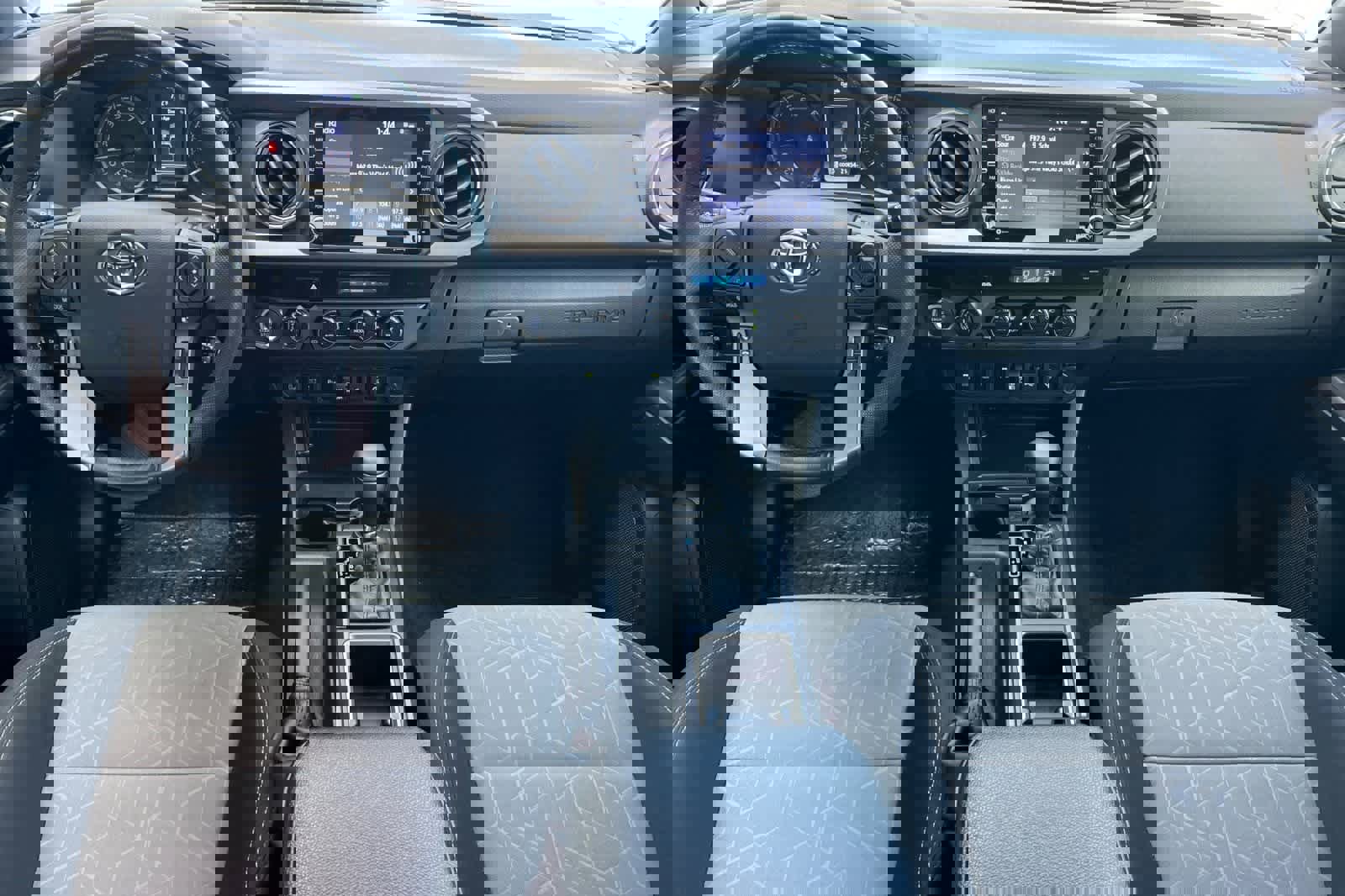 Used 2021 Toyota Tacoma TRD Off-Road w/ Technology Package image 4