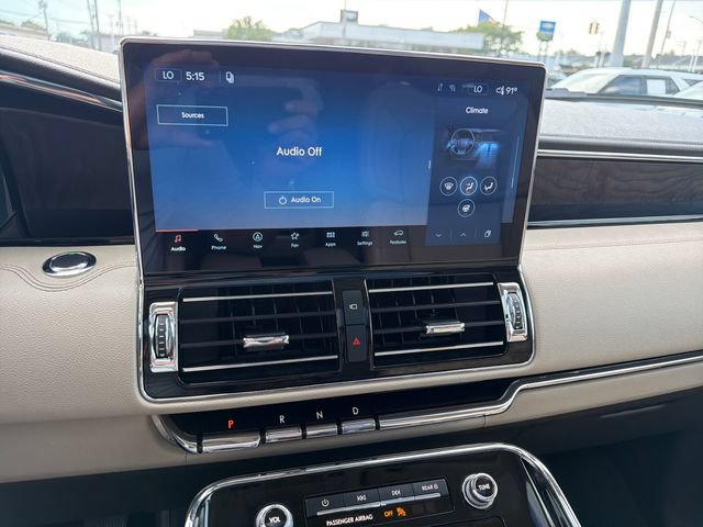 Used 2024 Lincoln Navigator Reserve AWD/4WD image 21