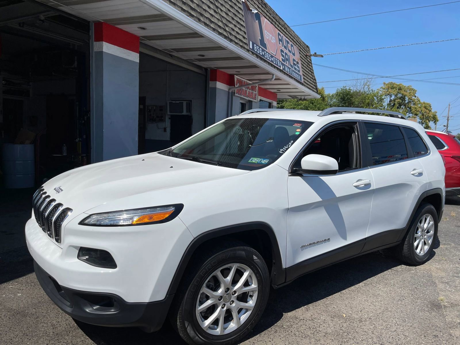 Used 2017 Jeep Cherokee Latitude w/ True North Edition image 8
