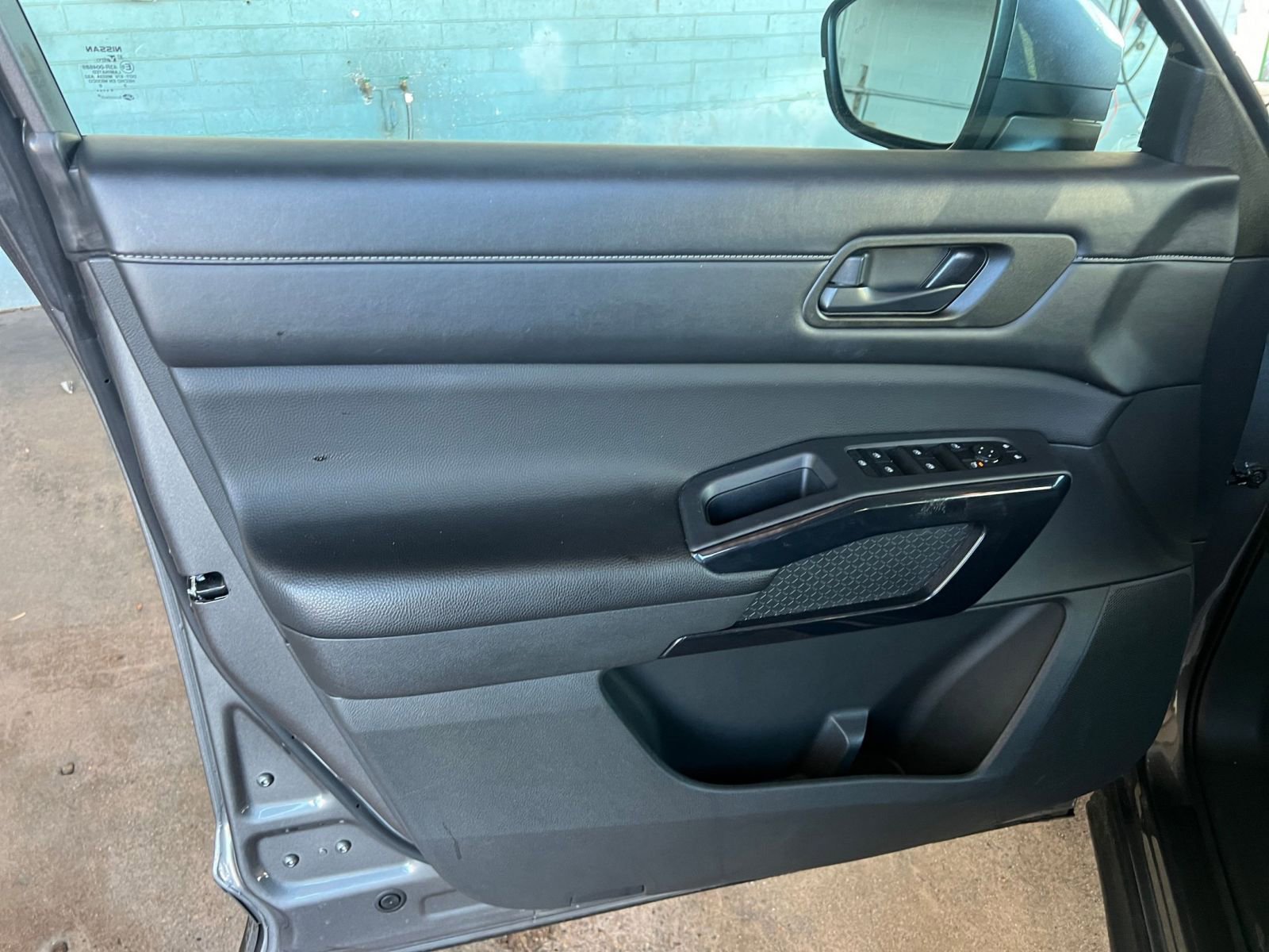 Used 2025 Nissan Pathfinder SV AWD/4WD image 20