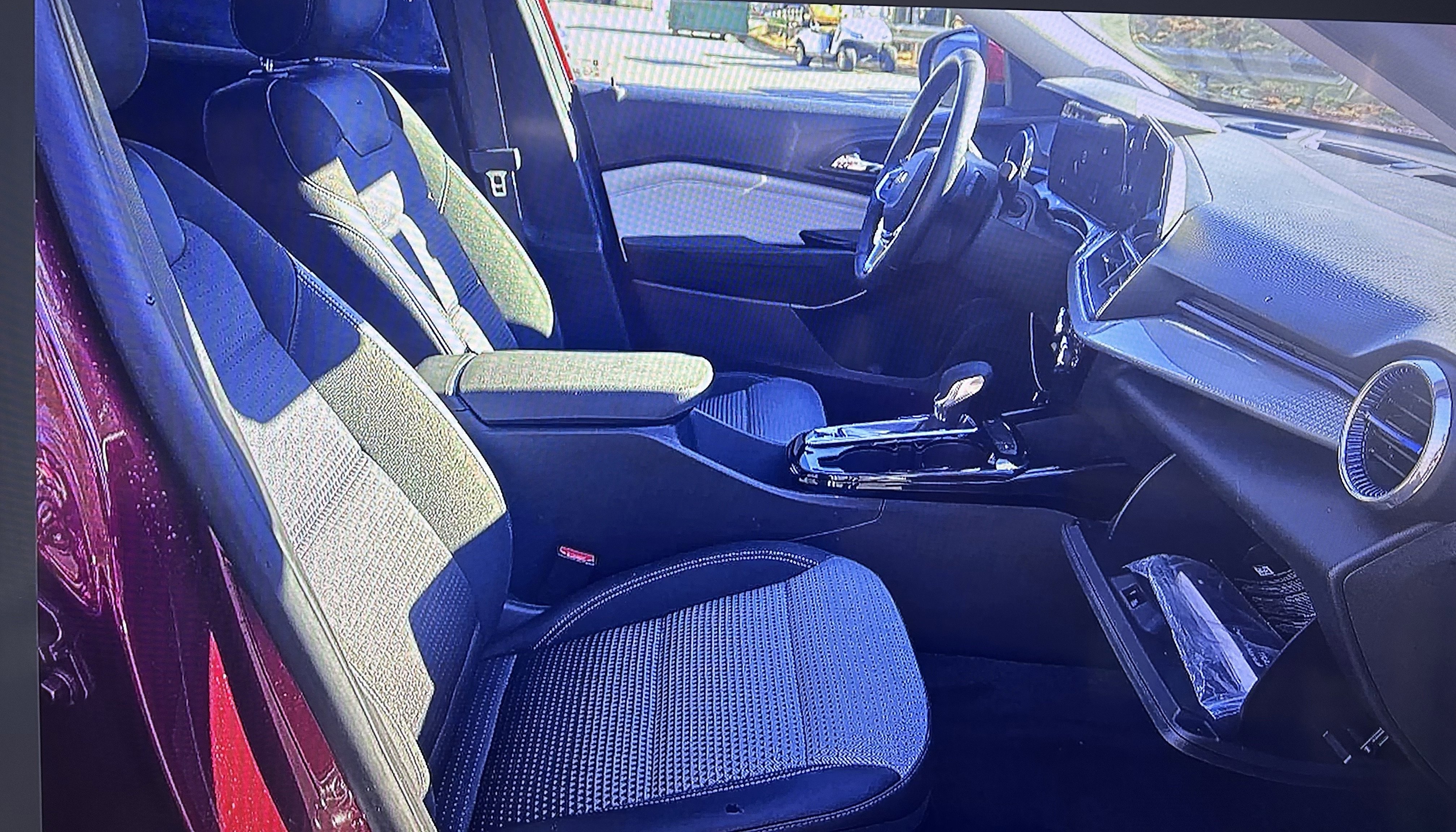 Used 2025 Chevrolet Trax LT w/ LT Convenience Package image 10