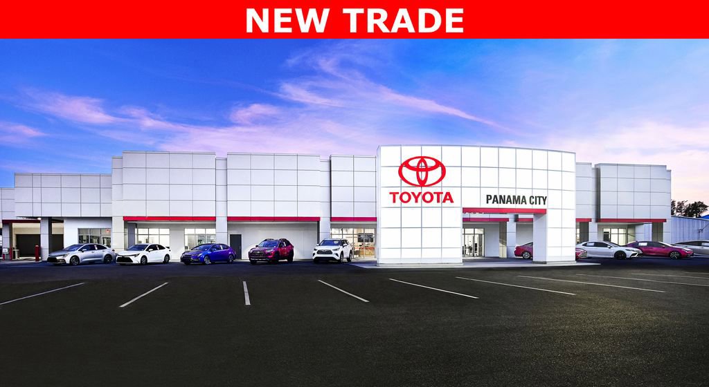 Used 2015 Toyota RAV4 LE image 2