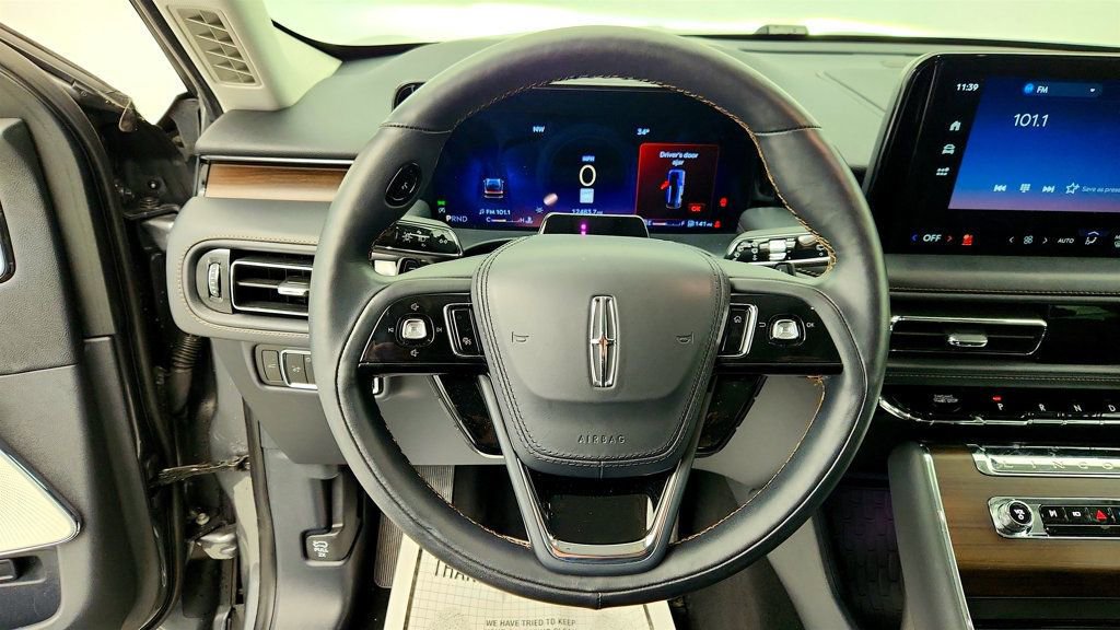 Used 2025 Lincoln Aviator Reserve w/ Equipment Group 201A image 13