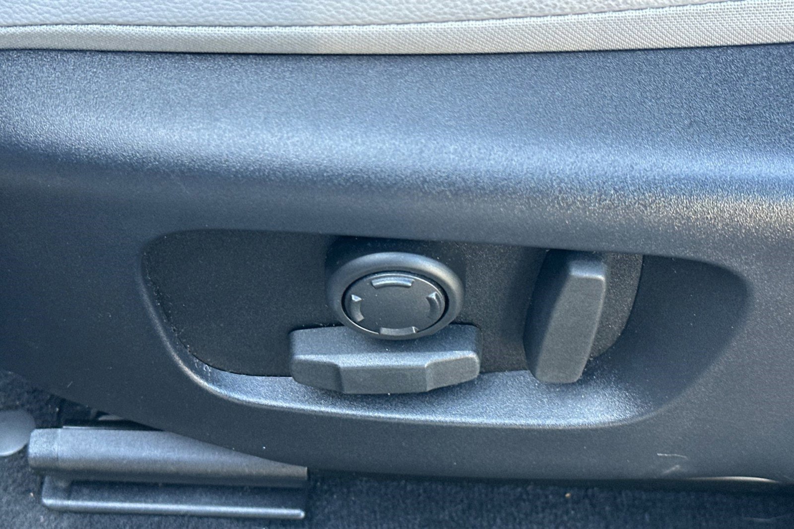 Used 2023 Land Rover Range Rover Evoque S image 16