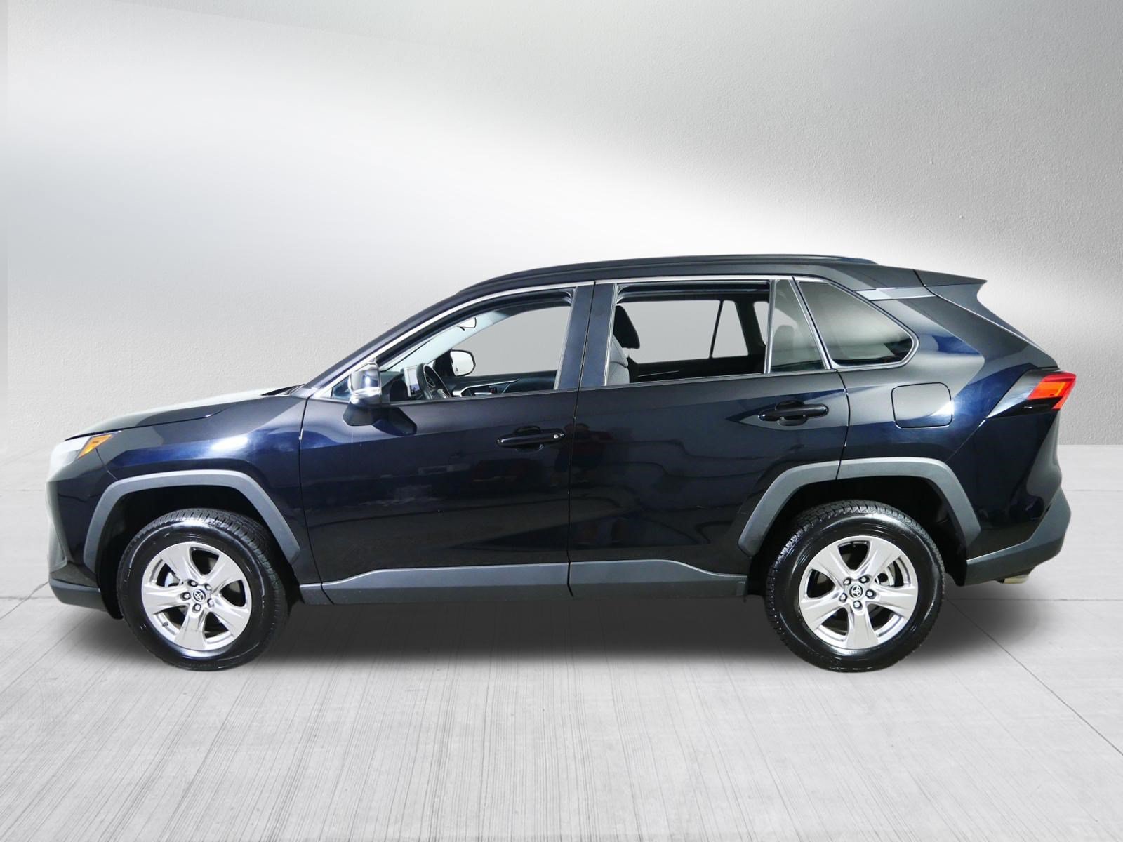 Used 2023 Toyota RAV4 XLE AWD/4WD image 4