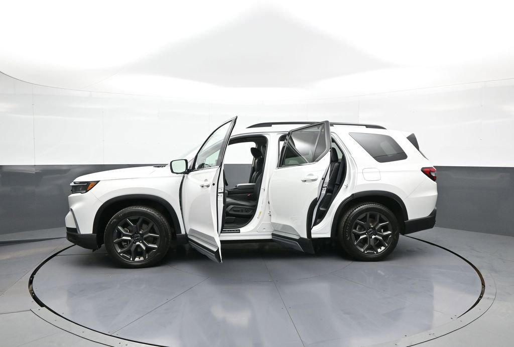 Used 2024 Honda Pilot Elite image 45