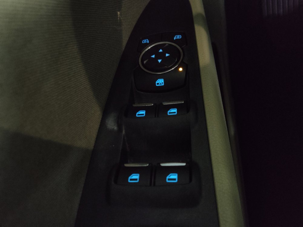 Used 2019 Ford Fusion SE image 27