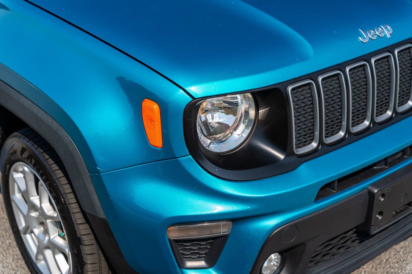 Used 2022 Jeep Renegade Latitude AWD/4WD image 10