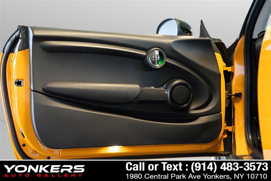 Used 2016 MINI Cooper 2-Door Hardtop FWD image 31