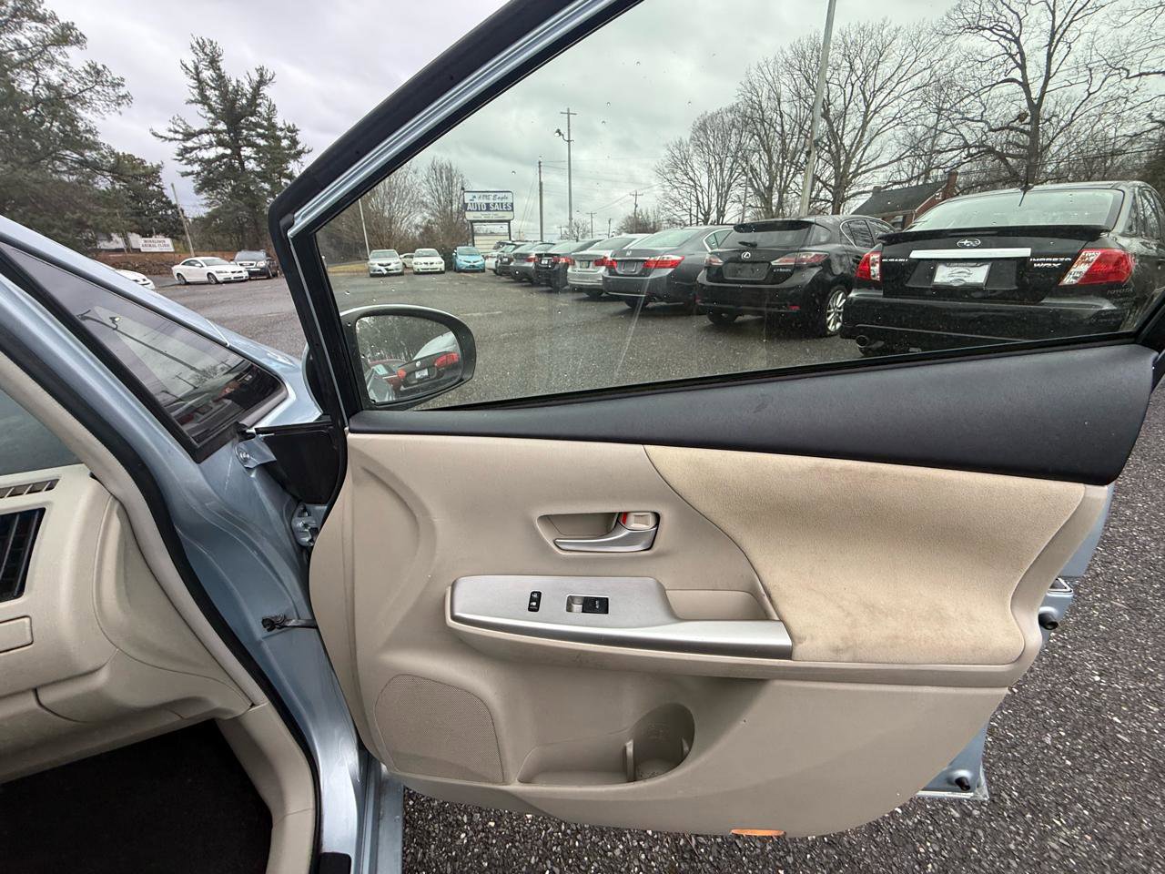 Used 2013 Toyota Prius V Three FWD image 23