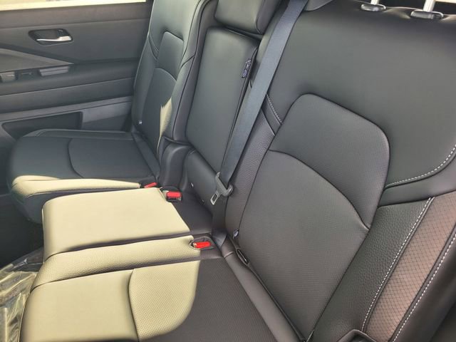 New 2026 Nissan Pathfinder SL image 9