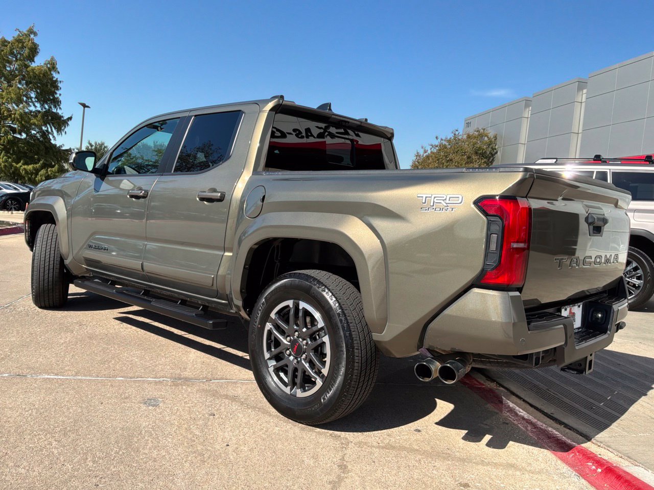 Used 2024 Toyota Tacoma TRD Sport w/ TRD Sport Premium Package RWD image 8
