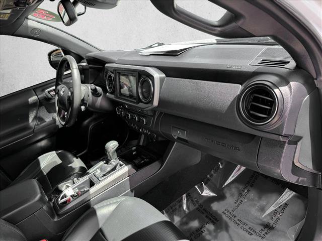 Certified 2019 Toyota Tacoma TRD Off-Road AWD/4WD image 21