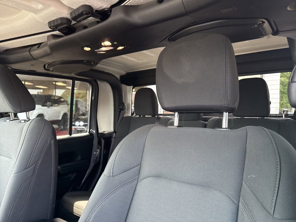 Used 2021 Jeep Gladiator Sport AWD/4WD image 16