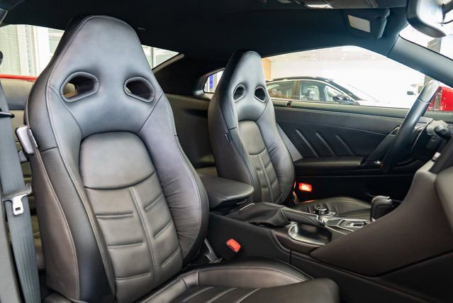 Used 2020 Nissan GT-R Premium w/ Premium Interior Package image 19
