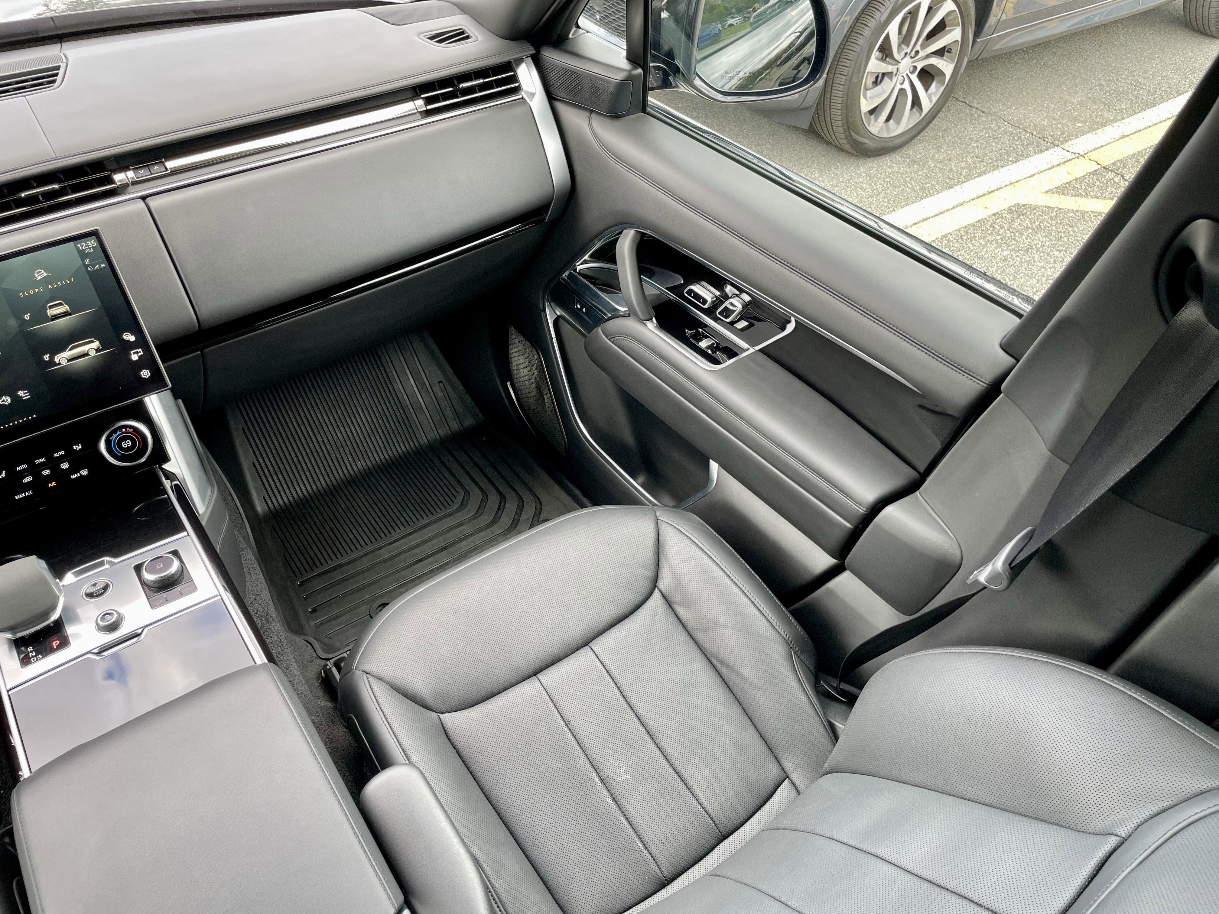 Used 2023 Land Rover Range Rover Long Wheelbase Autobiography image 18