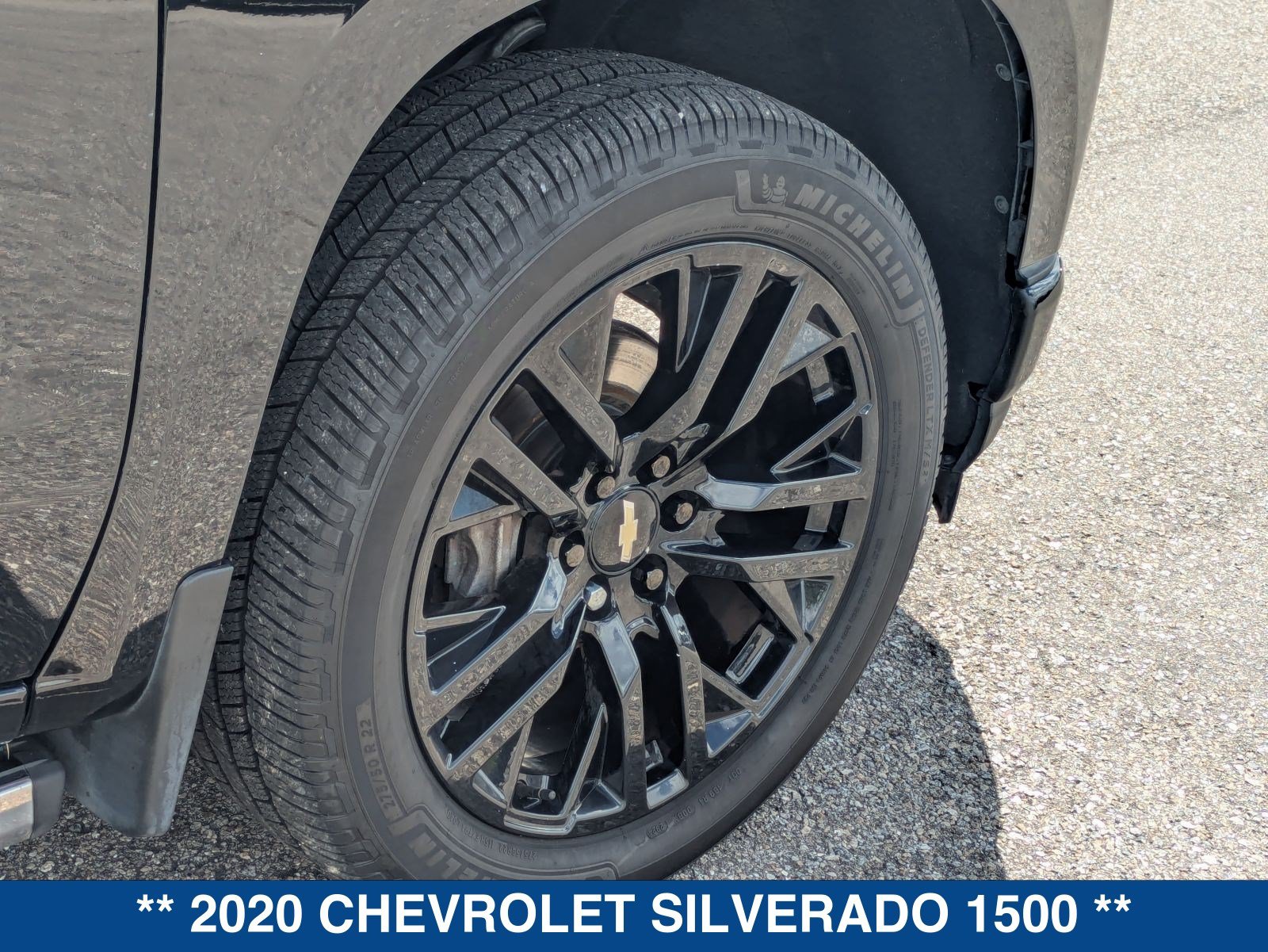 Used 2020 Chevrolet Silverado 1500 High Country w/ Technology Package AWD/4WD image 13