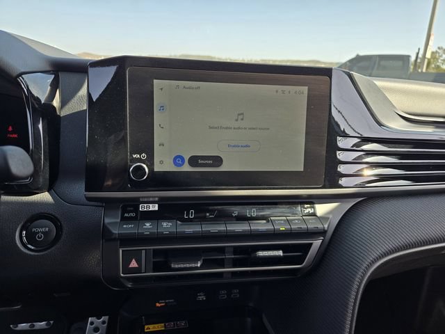 Used 2025 Toyota Camry SE FWD image 19