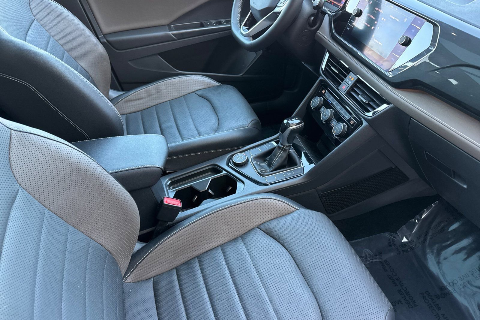 Used 2022 Volkswagen Taos SEL image 17