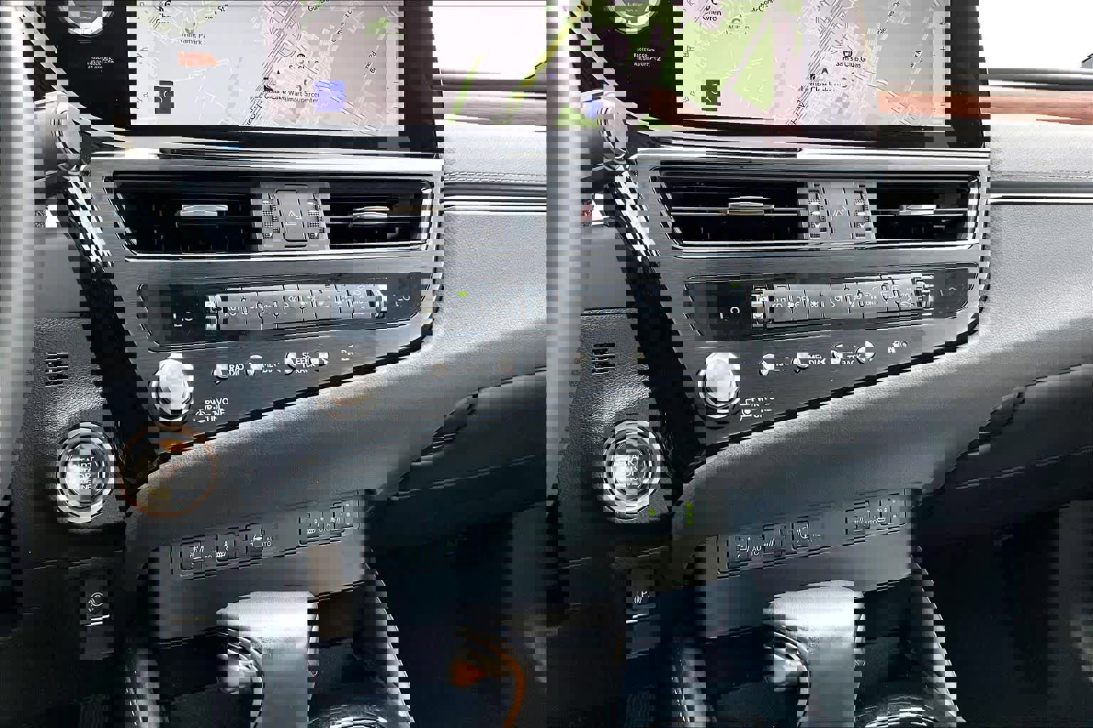 Used 2025 Lexus ES 350 w/ Premium Package image 35