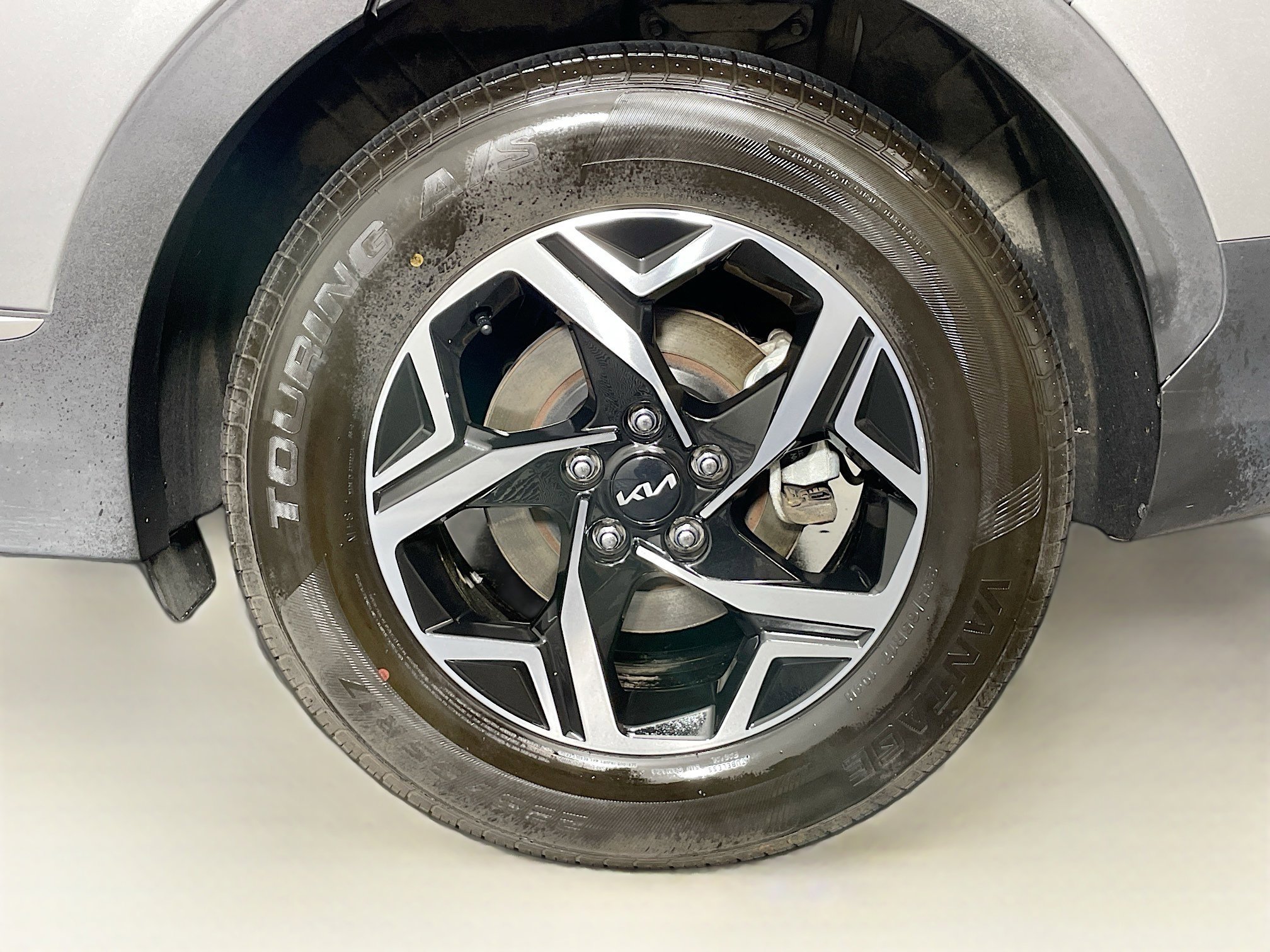 Used 2023 Kia Sportage LX image 11