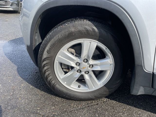 Used 2020 Chevrolet Trax LS w/ Tint and Cruise Package FWD image 10