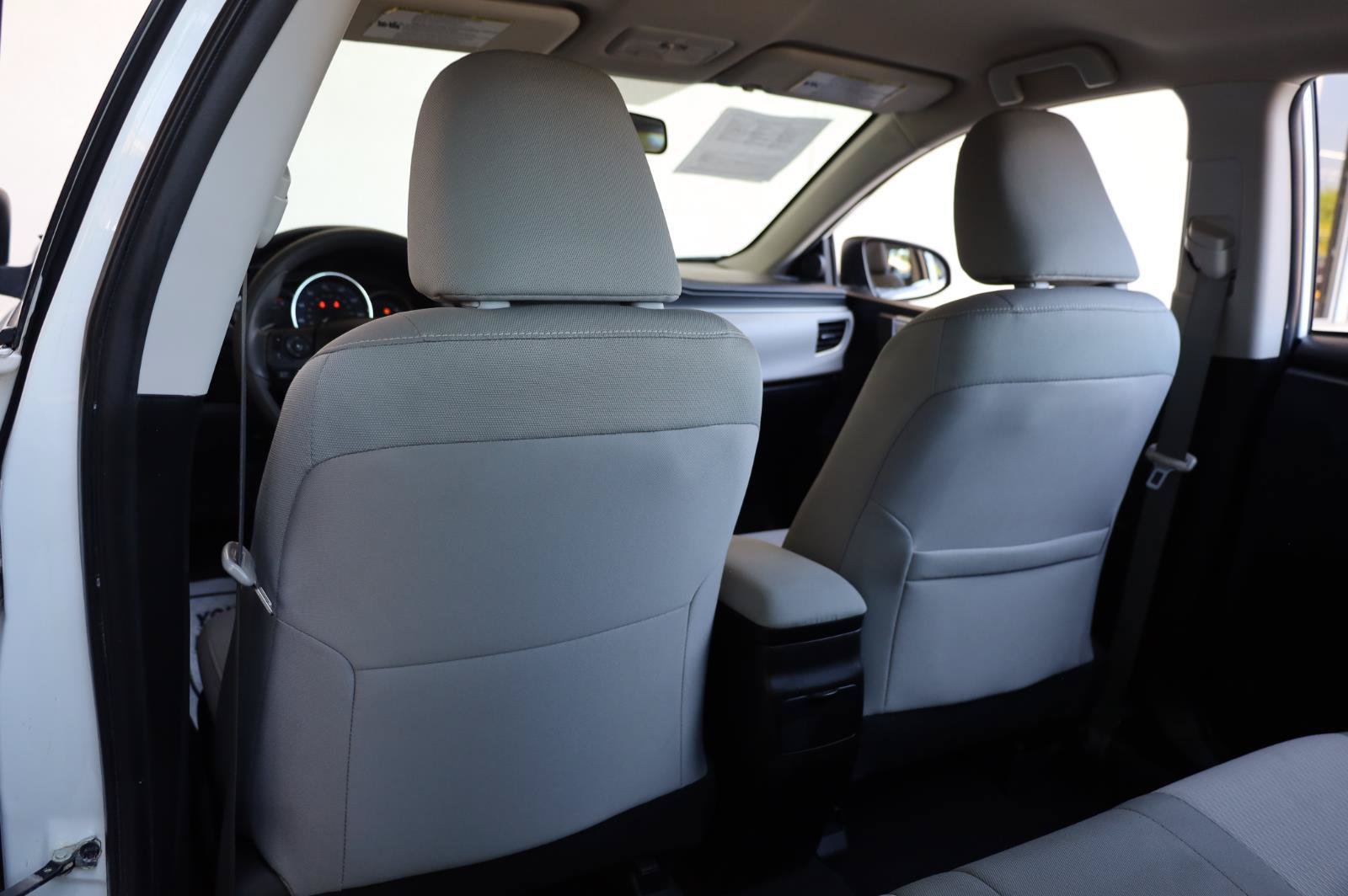 Used 2014 Toyota Corolla LE FWD image 18