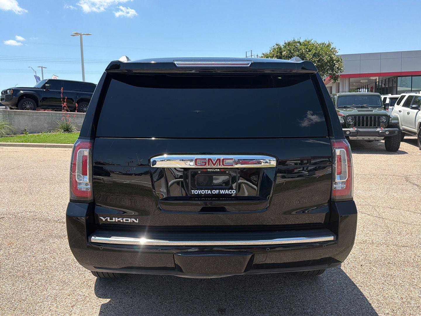 Used 2019 GMC Yukon Denali w/ Denali Ultimate Package AWD/4WD image 4