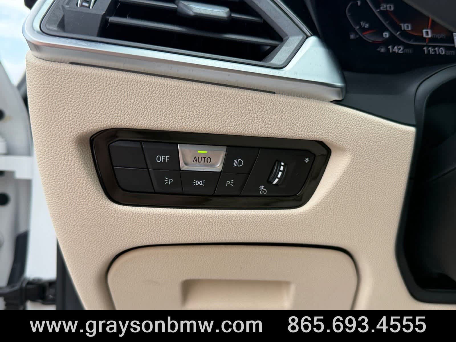 Used 2021 BMW M440i Convertible w/ Premium Package RWD image 29