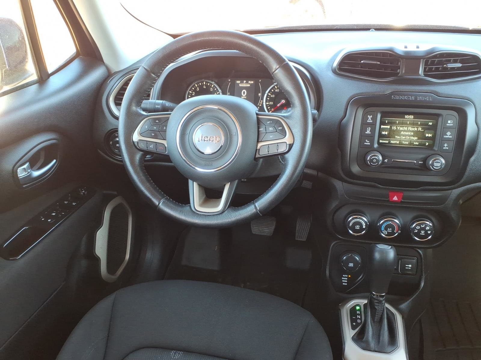 Used 2016 Jeep Renegade Latitude image 14