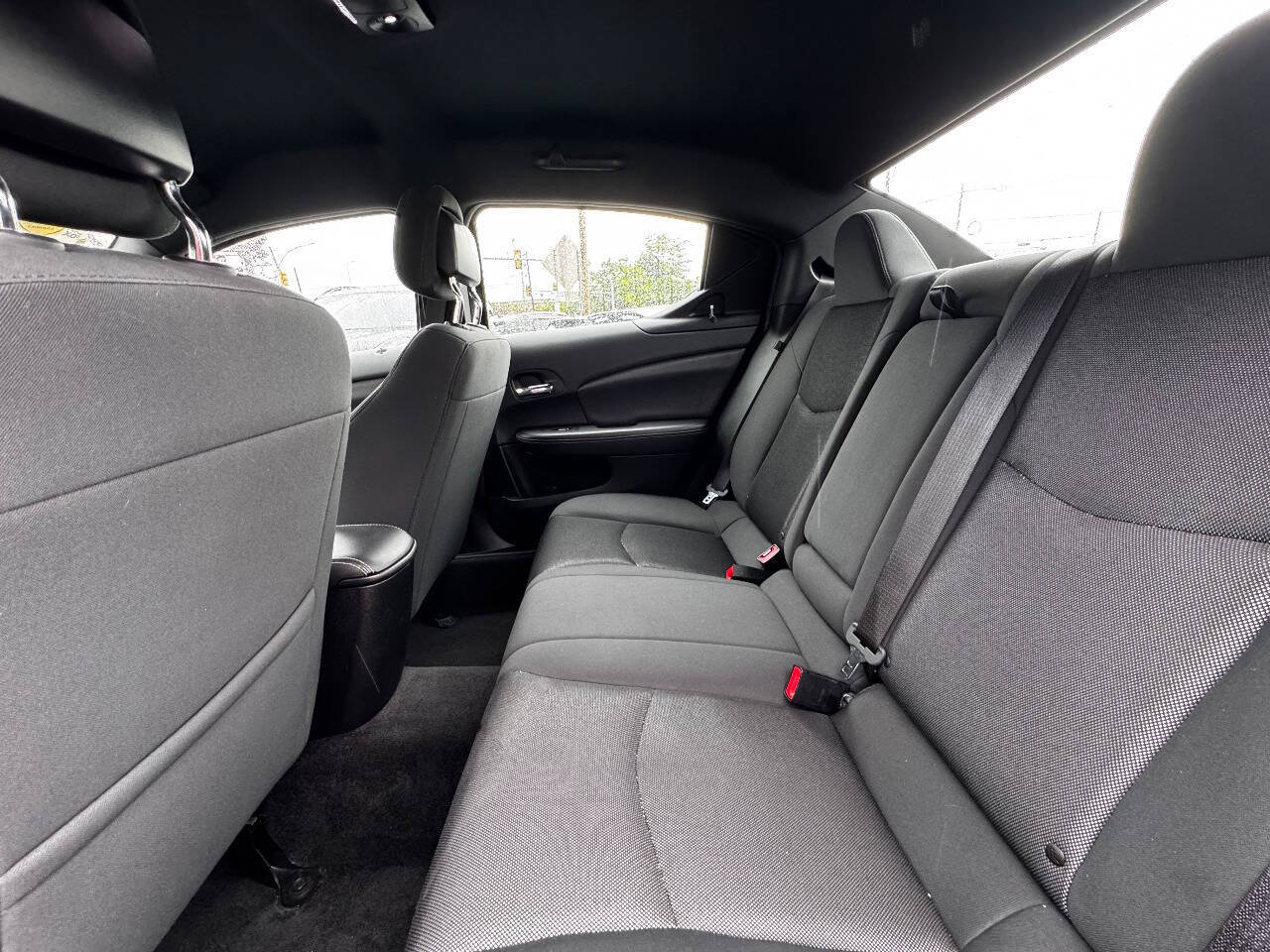 Used 2012 Dodge Avenger SXT FWD image 11