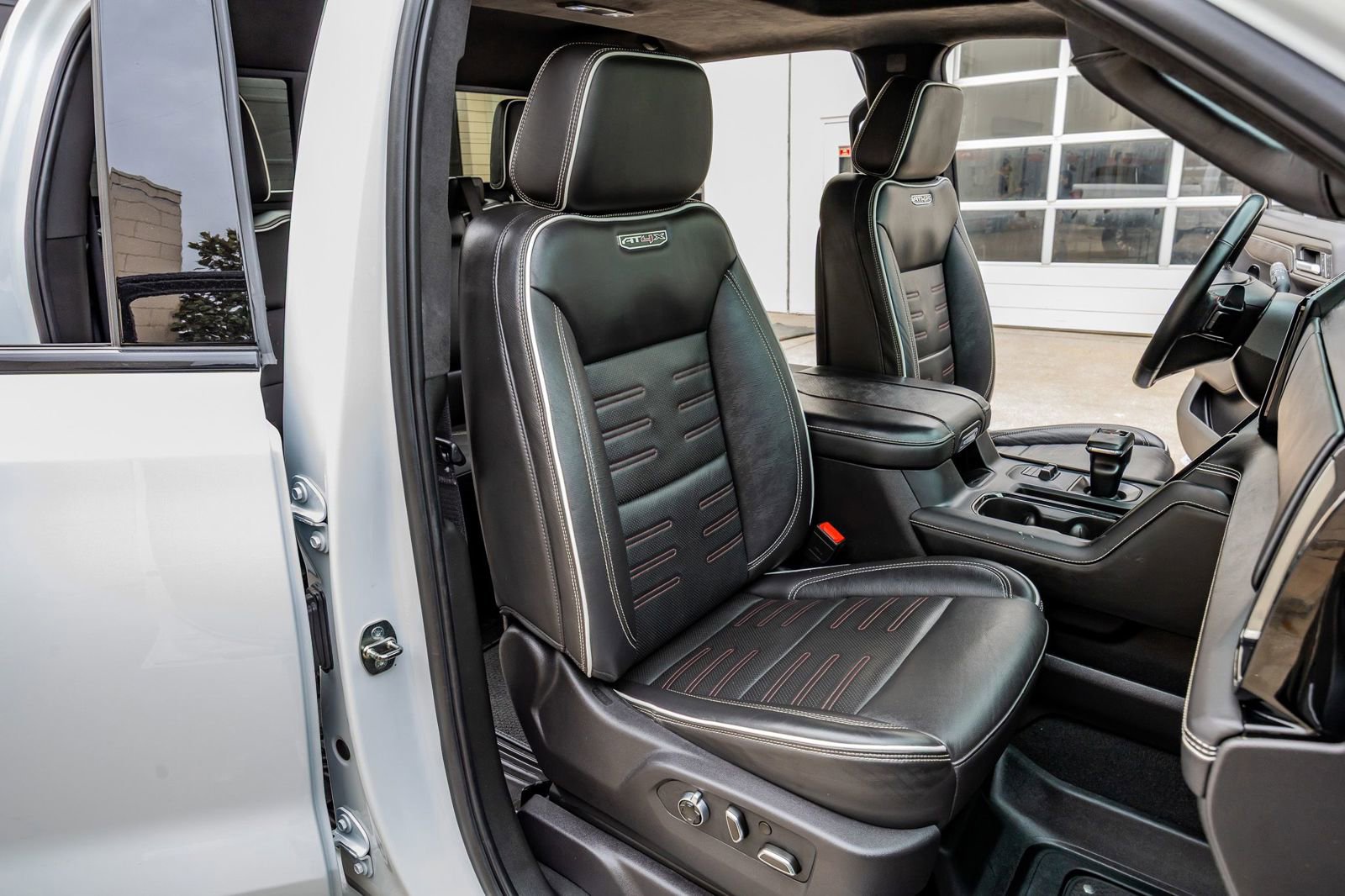 Used 2024 GMC Sierra 1500 AT4X AWD/4WD image 29