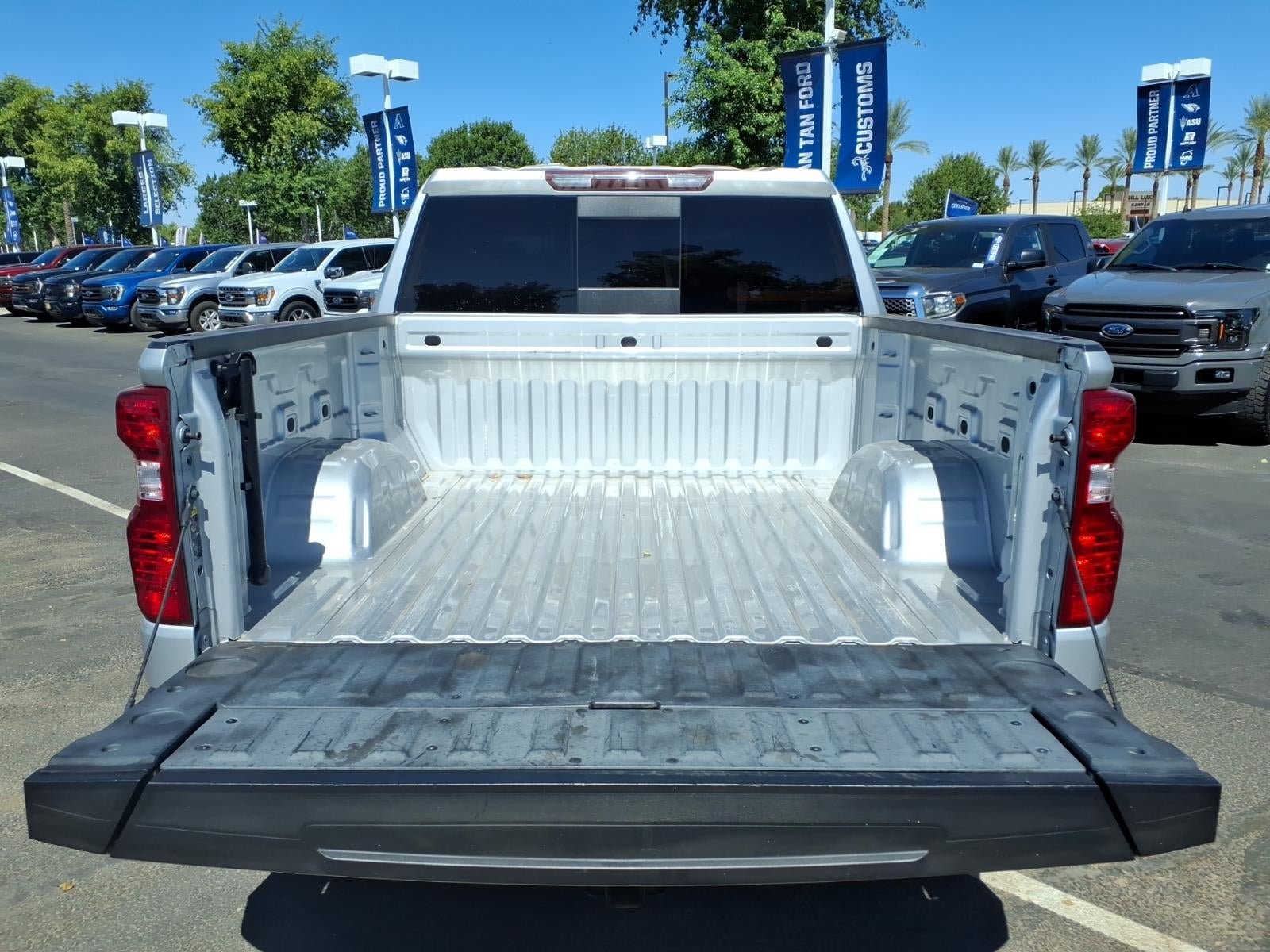 Used 2022 Chevrolet Silverado 1500 LT w/ Z71 Off-Road Package AWD/4WD image 16