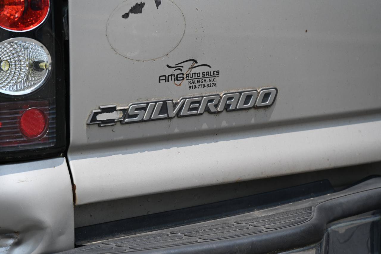Used 2006 Chevrolet Silverado 2500 LT w/ Skid Plate Package AWD/4WD image 15