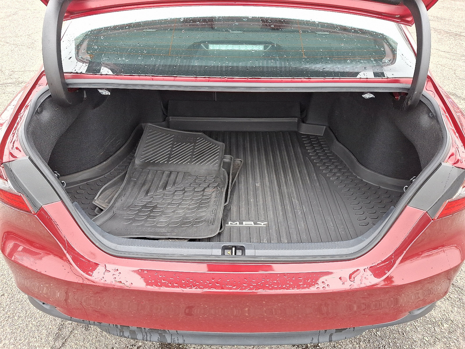 Certified 2022 Toyota Camry LE image 29