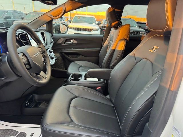 New 2026 Chrysler Pacifica Select image 9