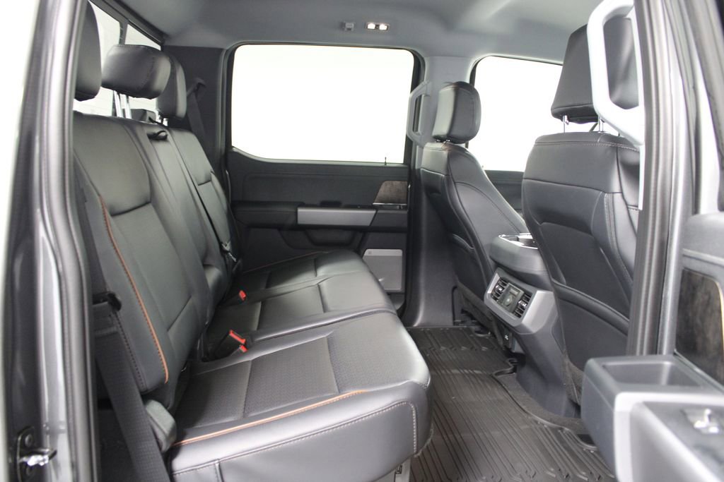 New 2026 Ford F250 Lariat w/ Black Appearance Package image 32