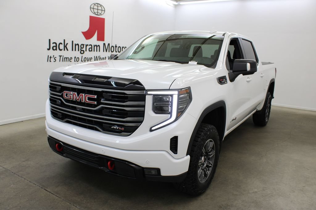 Used 2025 GMC Sierra 1500 AT4 AWD/4WD image 2