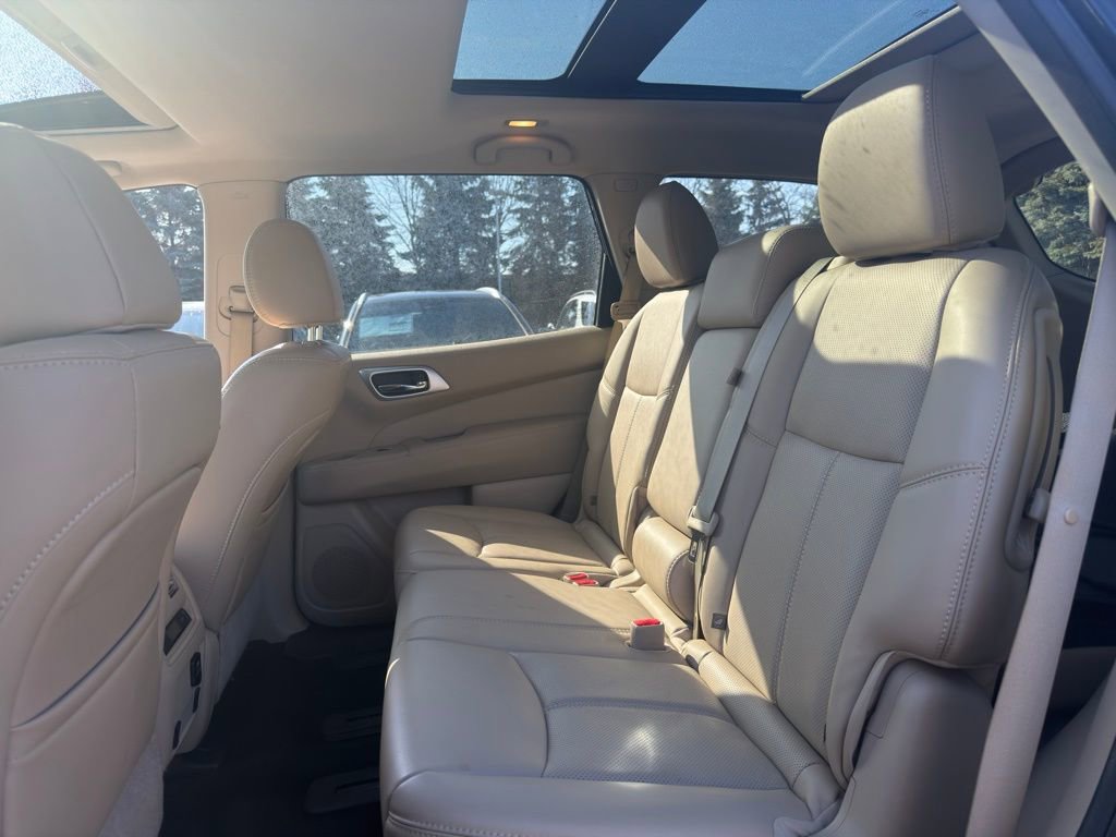 Used 2017 Nissan Pathfinder Platinum w/ Cargo Package image 34