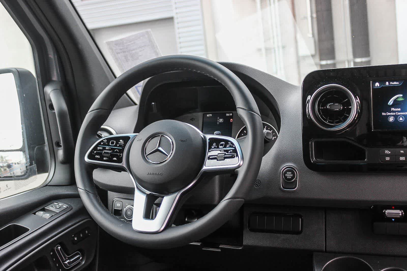 Used 2023 Mercedes-Benz Sprinter 2500 image 10