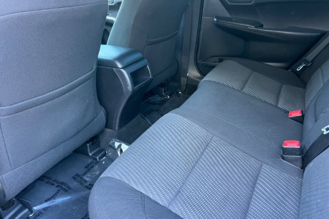 Used 2016 Toyota Camry LE FWD image 13
