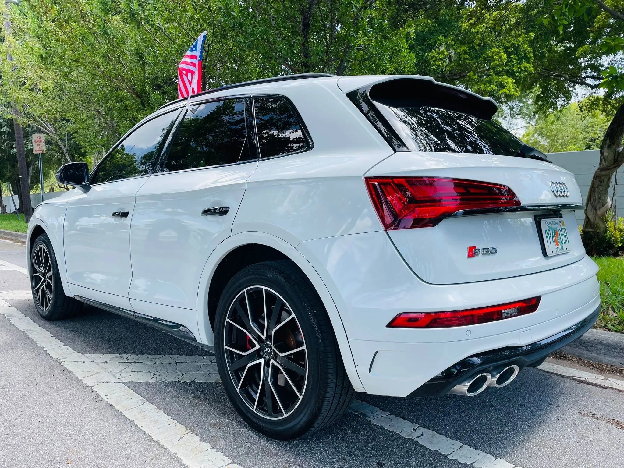 Used 2021 Audi SQ5 Premium Plus w/ Premium Plus Package AWD/4WD image 3