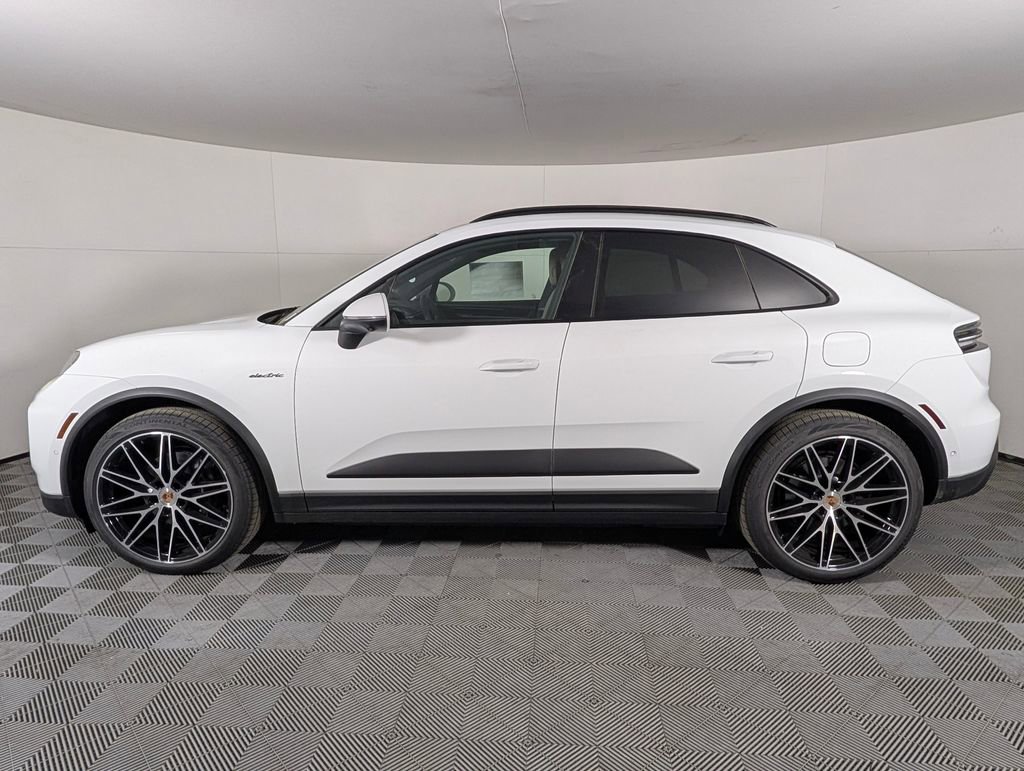 New 2026 Porsche Macan 4 Electric image 2