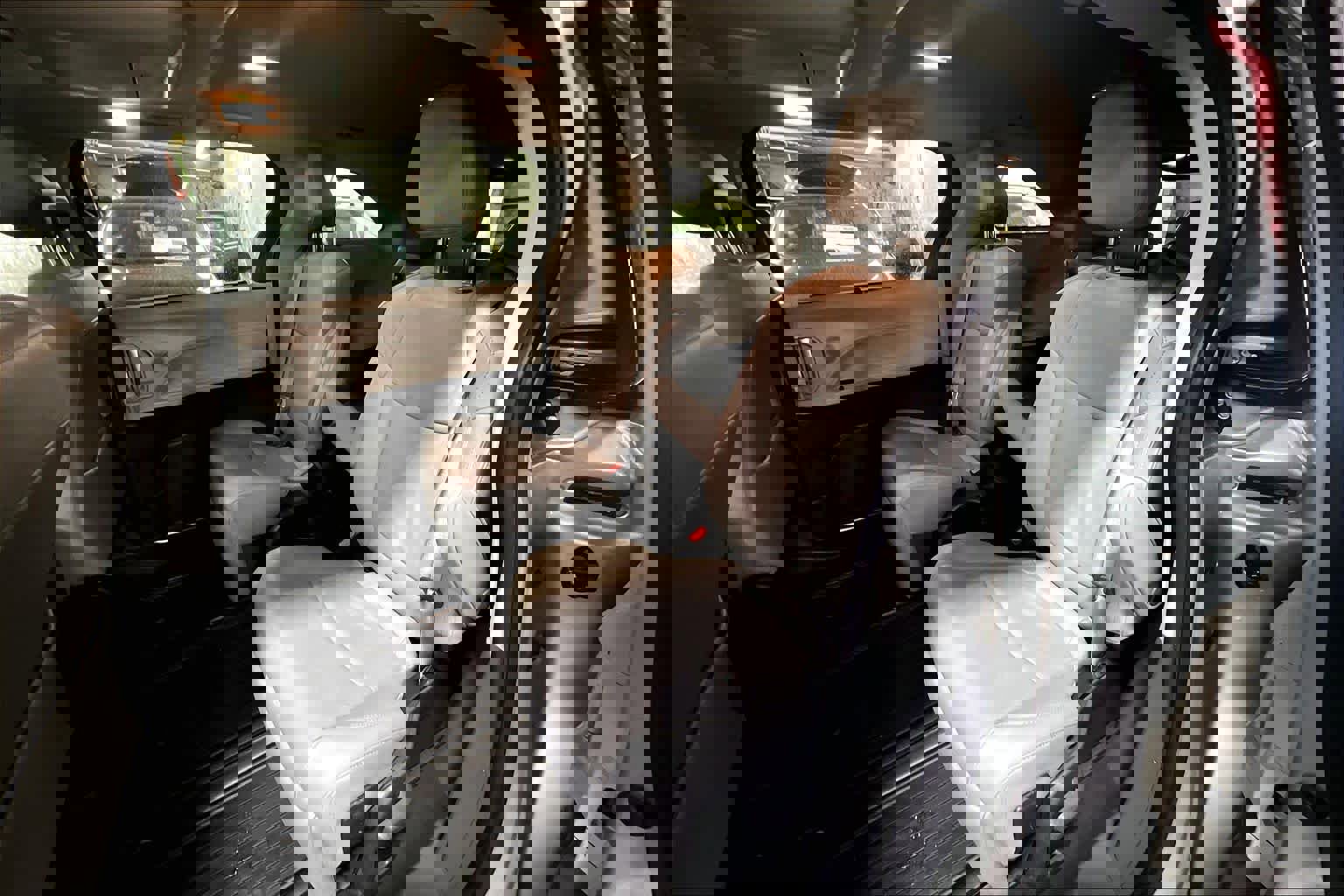 Used 2023 Toyota Sienna Limited image 20