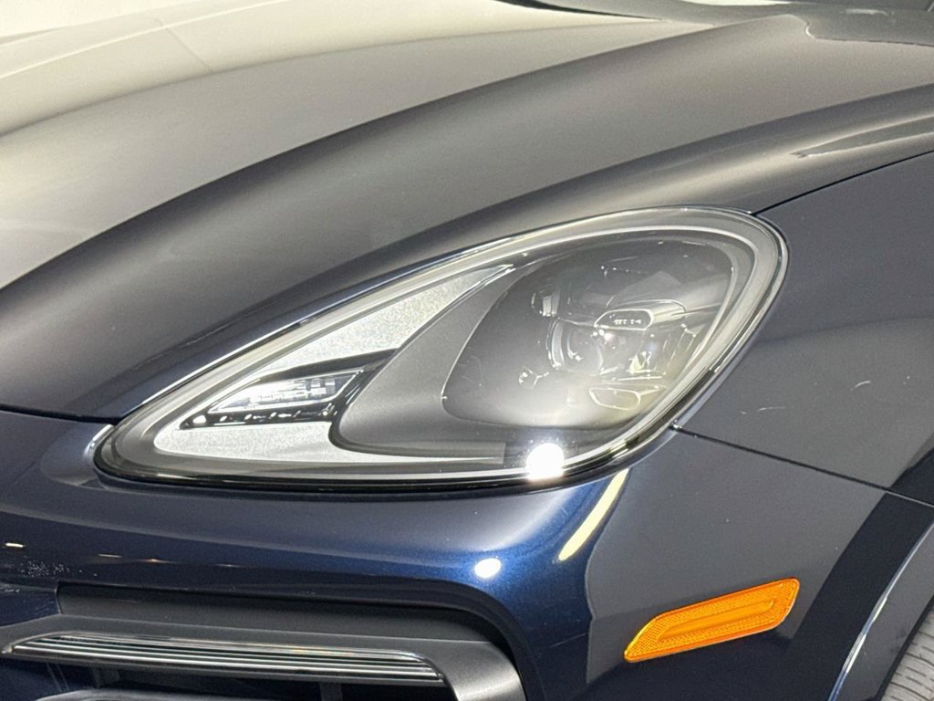 Certified 2023 Porsche Cayenne Platinum Edition AWD/4WD image 27