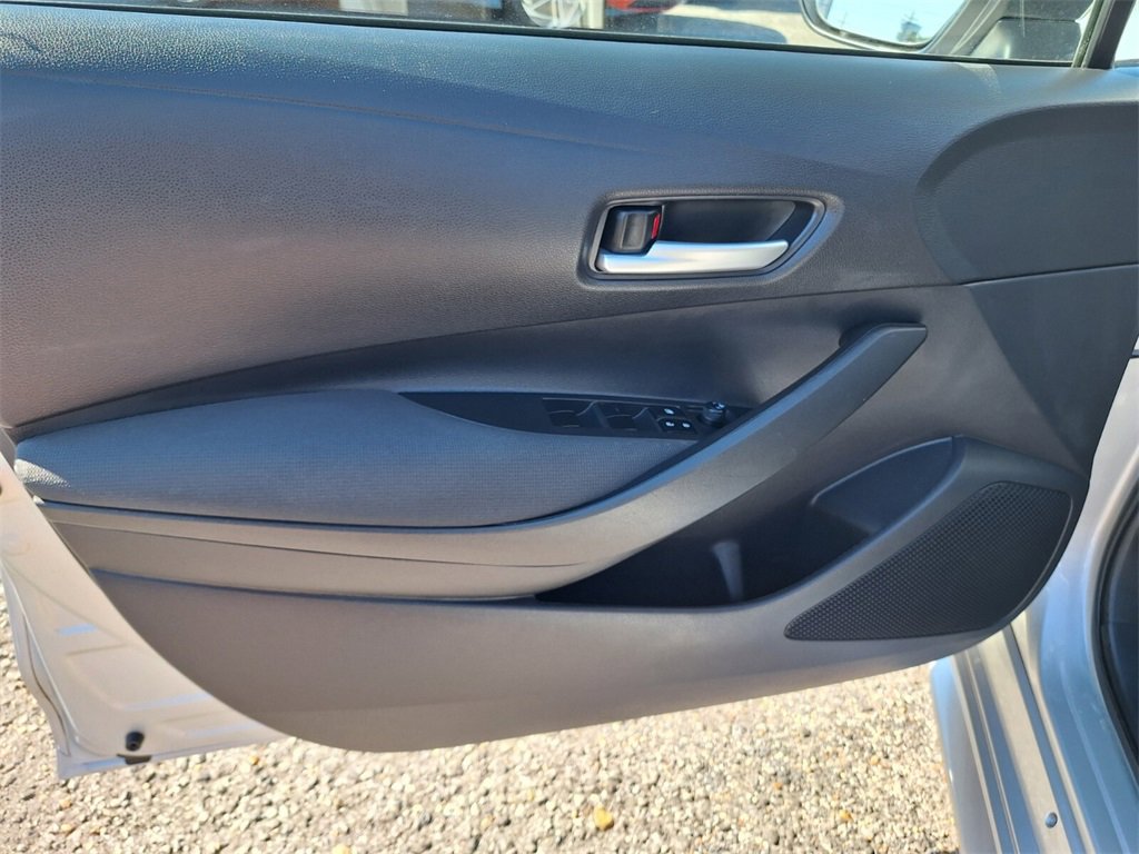 Used 2021 Toyota Corolla LE image 27