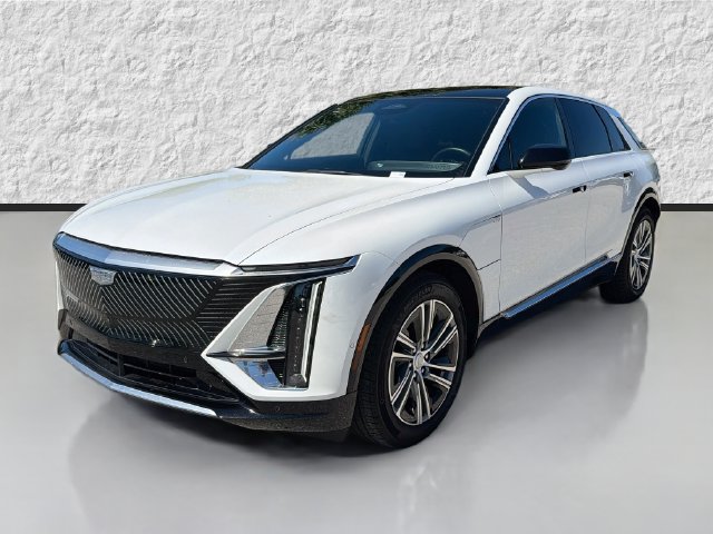 Used 2025 Cadillac Lyriq Luxury AWD/4WD image 7