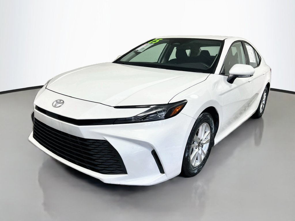 Used 2025 Toyota Camry LE FWD image 7