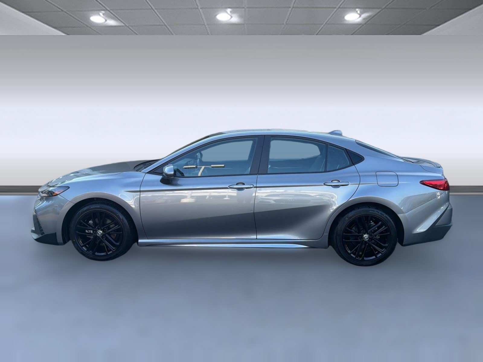 Used 2025 Toyota Camry SE w/ Convenience Package AWD/4WD image 2
