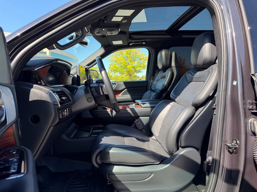 Used 2024 Lincoln Navigator L Reserve AWD/4WD image 16